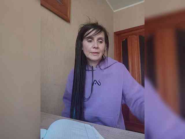 Hellenalonenochka webcam