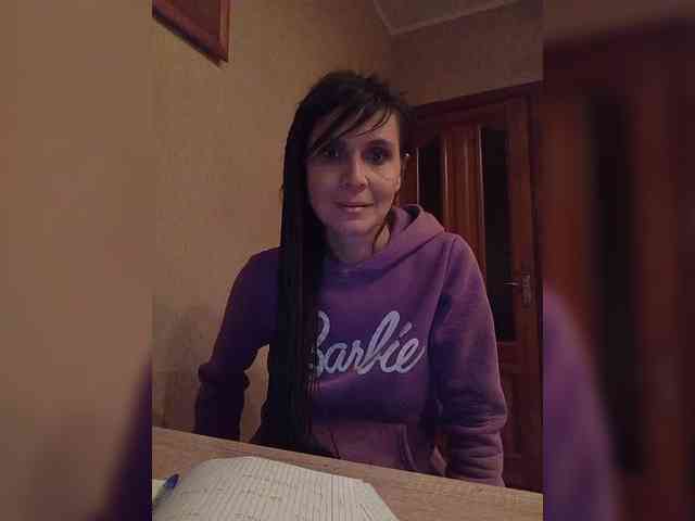 Hellenalonenochka webcam