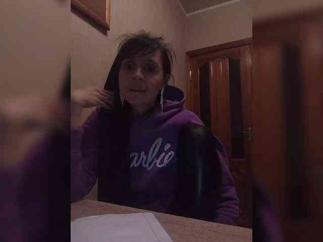 Hellenalonenochka webcam