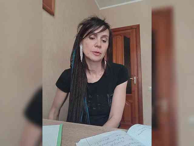 Hellenalonenochka webcam