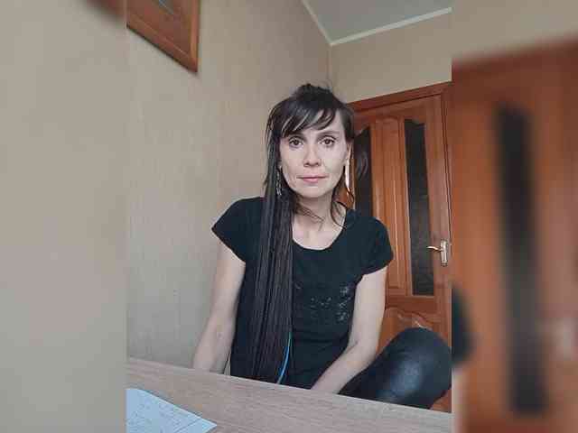 Hellenalonenochka webcam