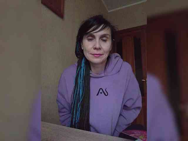 Hellenalonenochka webcam