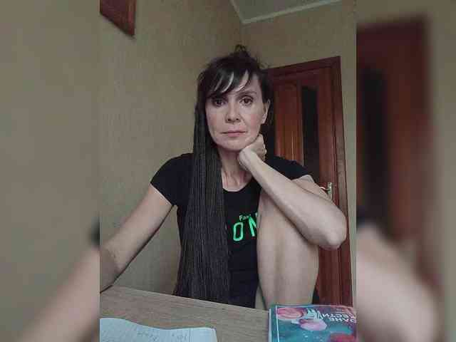 Hellenalonenochka webcam