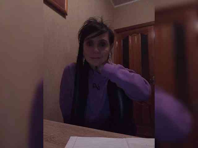 Hellenalonenochka webcam