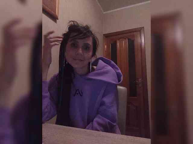 Hellenalonenochka webcam