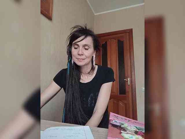 Hellenalonenochka webcam