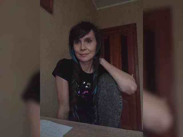 Hellenalonenochka webcam