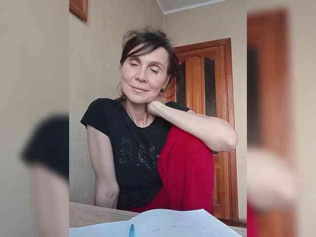 Hellenalonenochka webcam