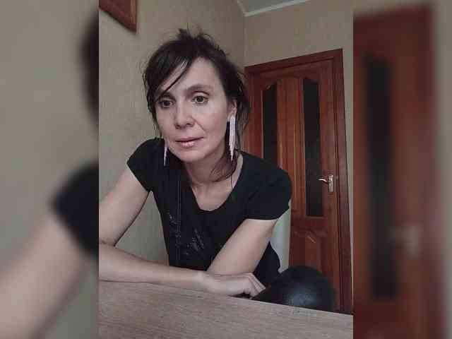 Hellenalonenochka webcam