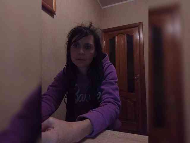 Hellenalonenochka webcam