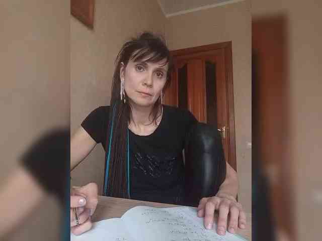 Hellenalonenochka webcam