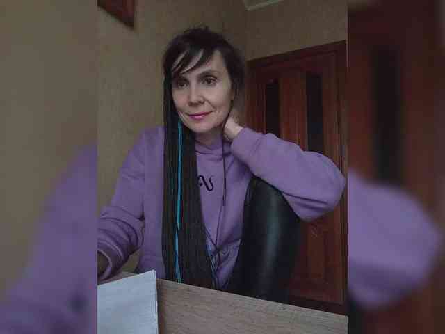 Hellenalonenochka webcam