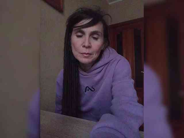 Hellenalonenochka webcam