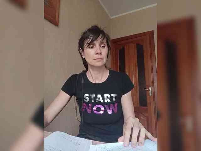 Hellenalonenochka webcam