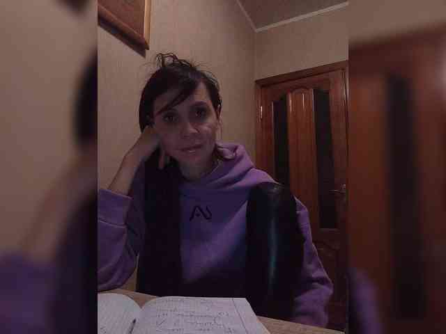 Hellenalonenochka webcam