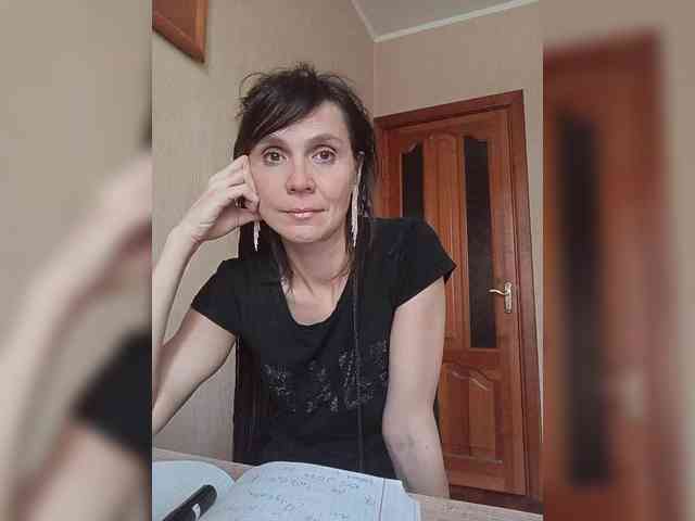 Hellenalonenochka webcam