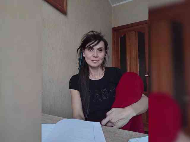 Hellenalonenochka webcam