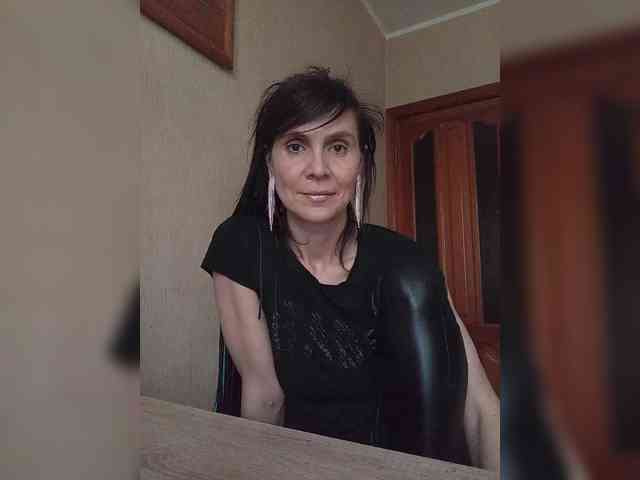 Hellenalonenochka webcam