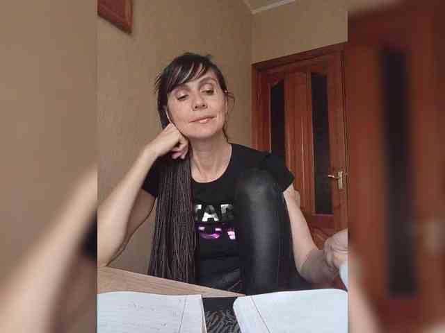Hellenalonenochka webcam