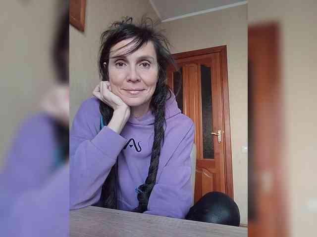 Hellenalonenochka webcam