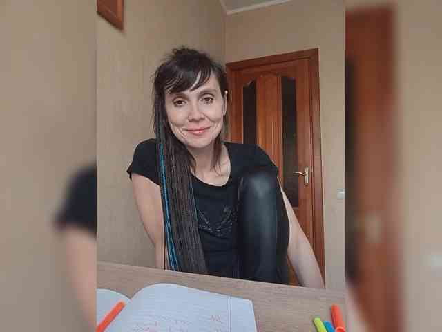 Hellenalonenochka webcam