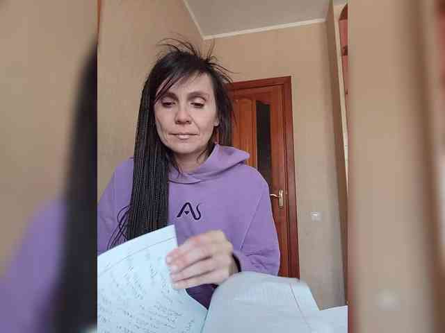 Hellenalonenochka webcam