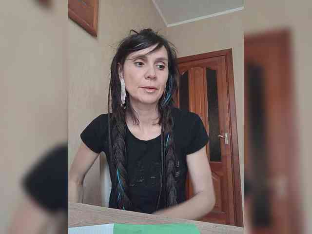 Hellenalonenochka webcam