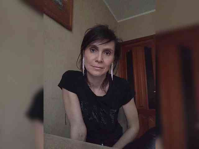 Hellenalonenochka webcam