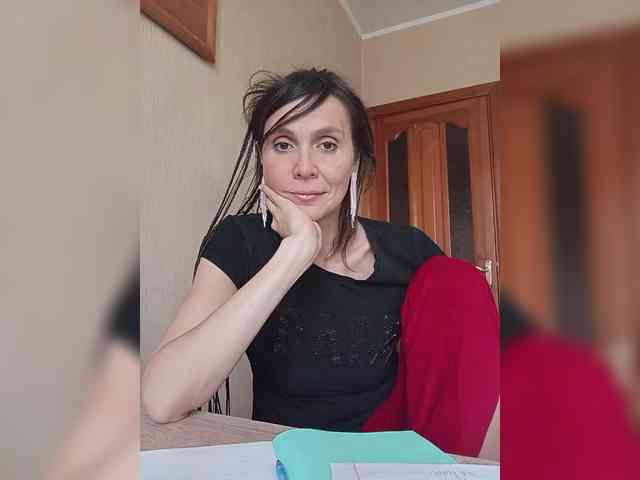 Hellenalonenochka webcam