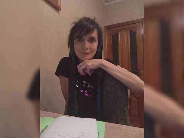 Hellenalonenochka webcam