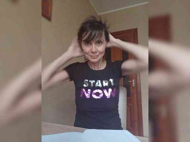 Hellenalonenochka webcam