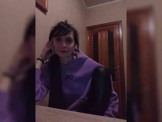 Hellenalonenochka webcam