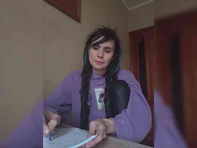 Hellenalonenochka webcam