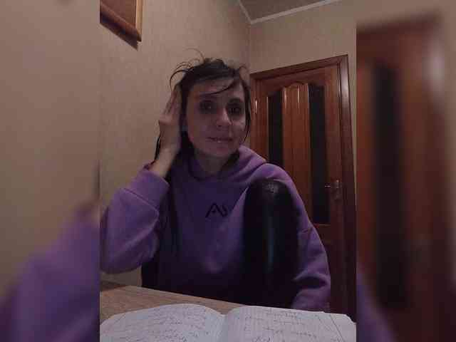 Hellenalonenochka webcam