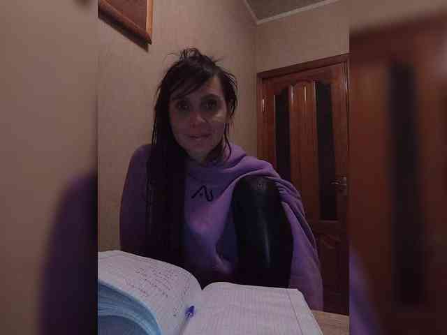 Hellenalonenochka webcam