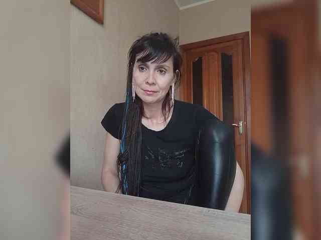 Hellenalonenochka webcam