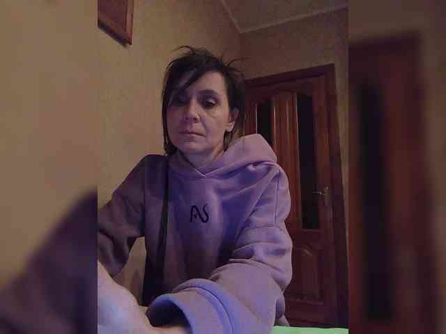 Hellenalonenochka webcam