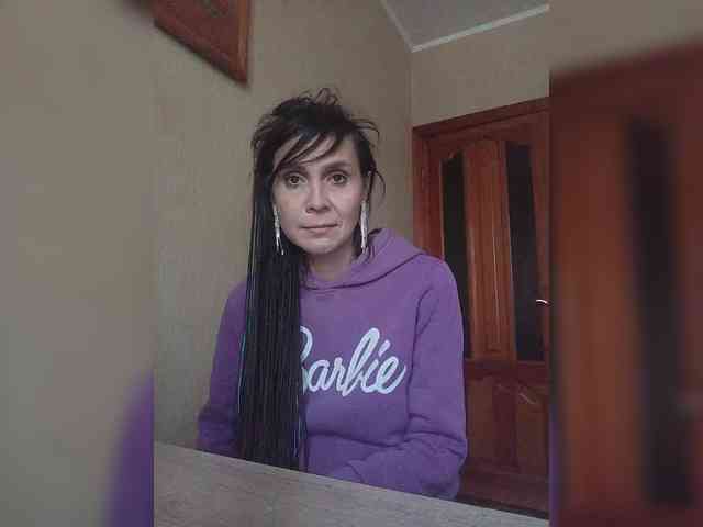 Hellenalonenochka webcam