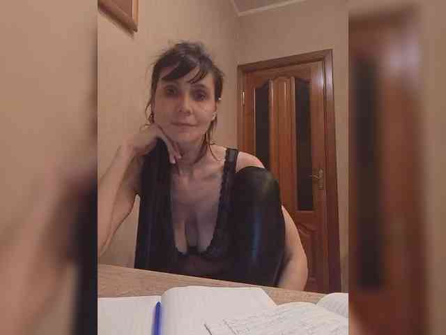 Hellenalonenochka webcam