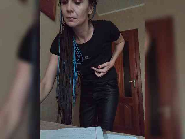 Hellenalonenochka webcam