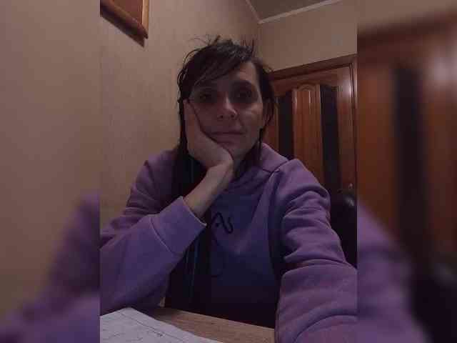 Hellenalonenochka webcam