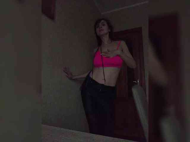 Hellenalonenochka webcam