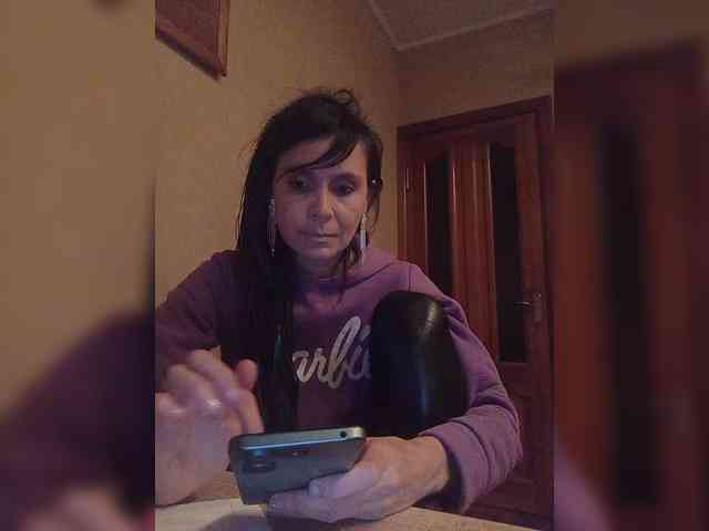 Hellenalonenochka webcam