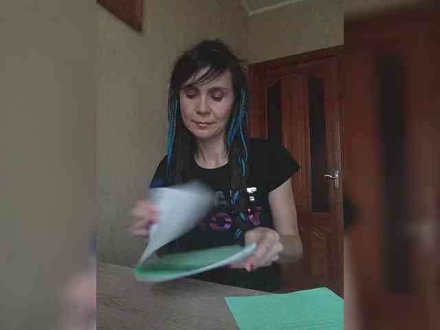 Hellenalonenochka webcam