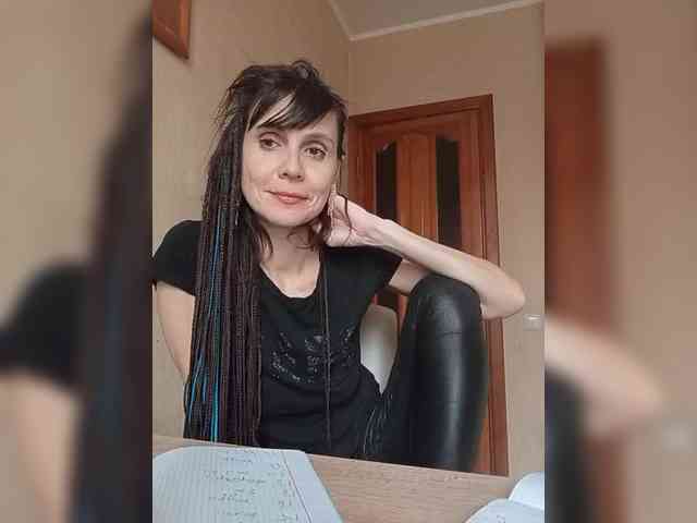 Hellenalonenochka webcam