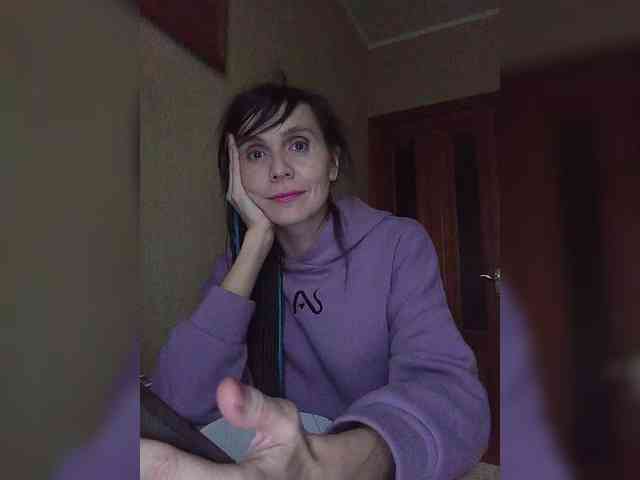 Hellenalonenochka webcam