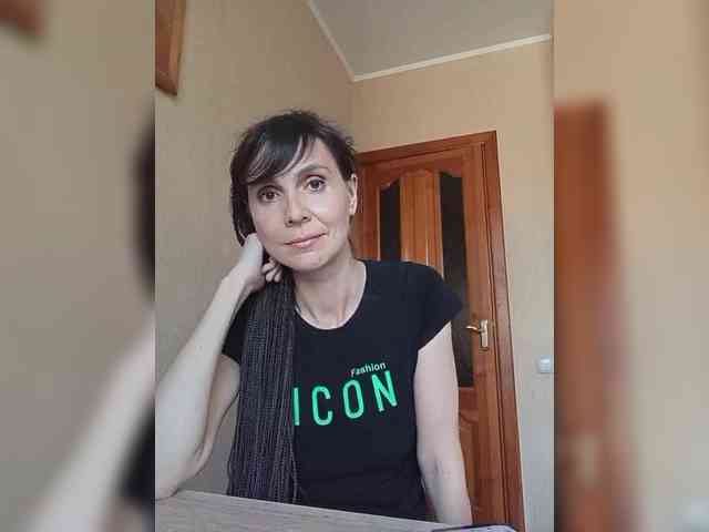 Hellenalonenochka webcam