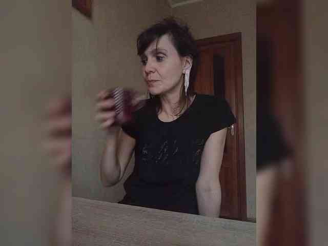 Hellenalonenochka webcam