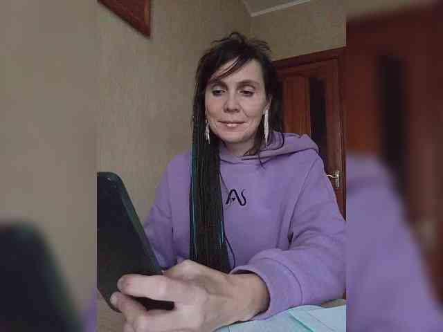 Hellenalonenochka webcam