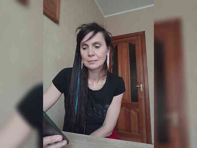 Hellenalonenochka webcam